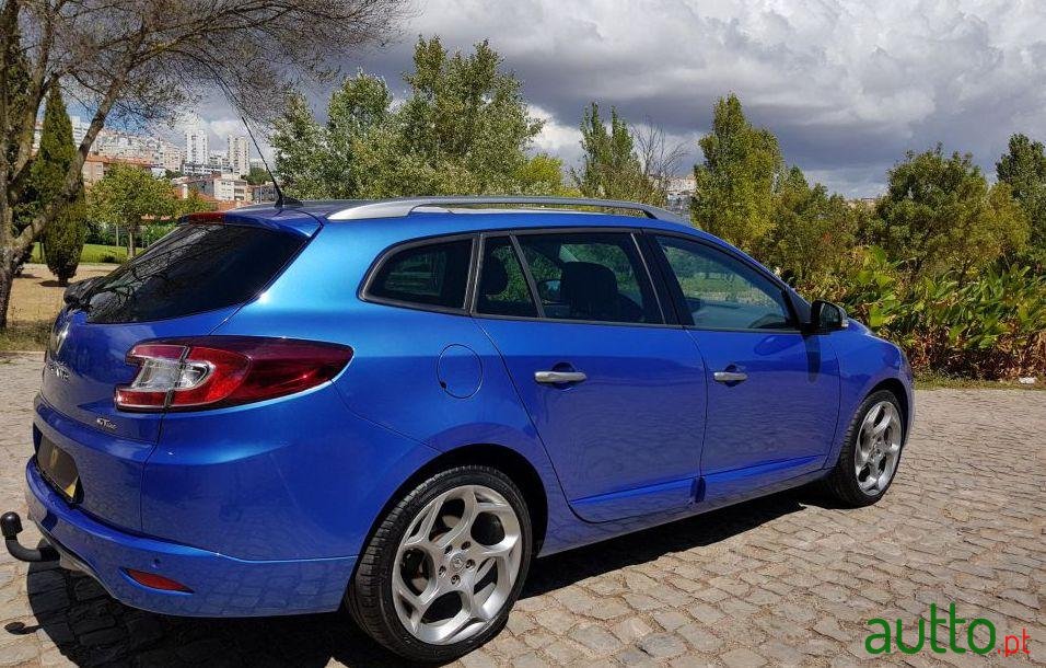 2012' Renault Megane-Sport-Tourer Gt Line photo #2