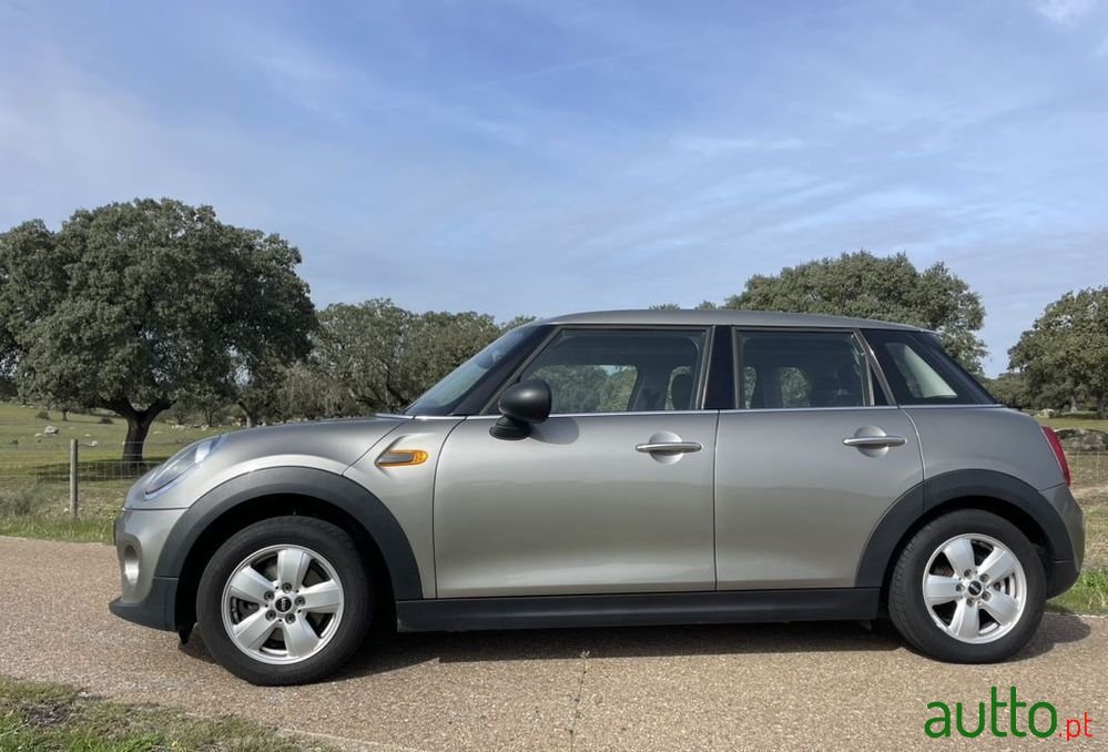 2018' MINI One D photo #5