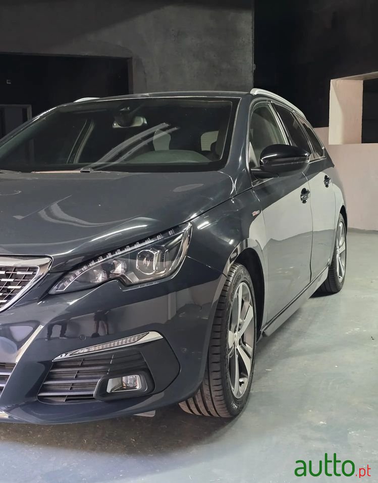 2020' Peugeot 308 Sw photo #1