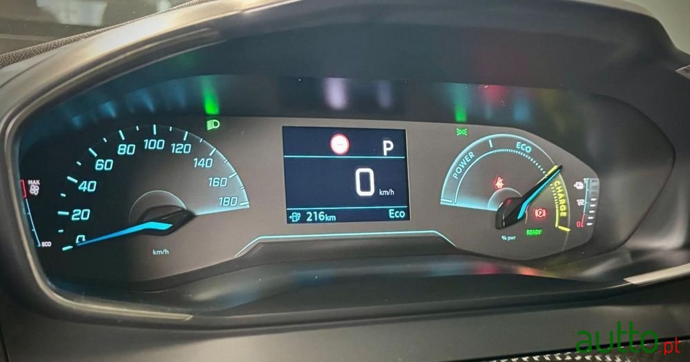2024' Peugeot e-208 50 Kwh Style photo #3