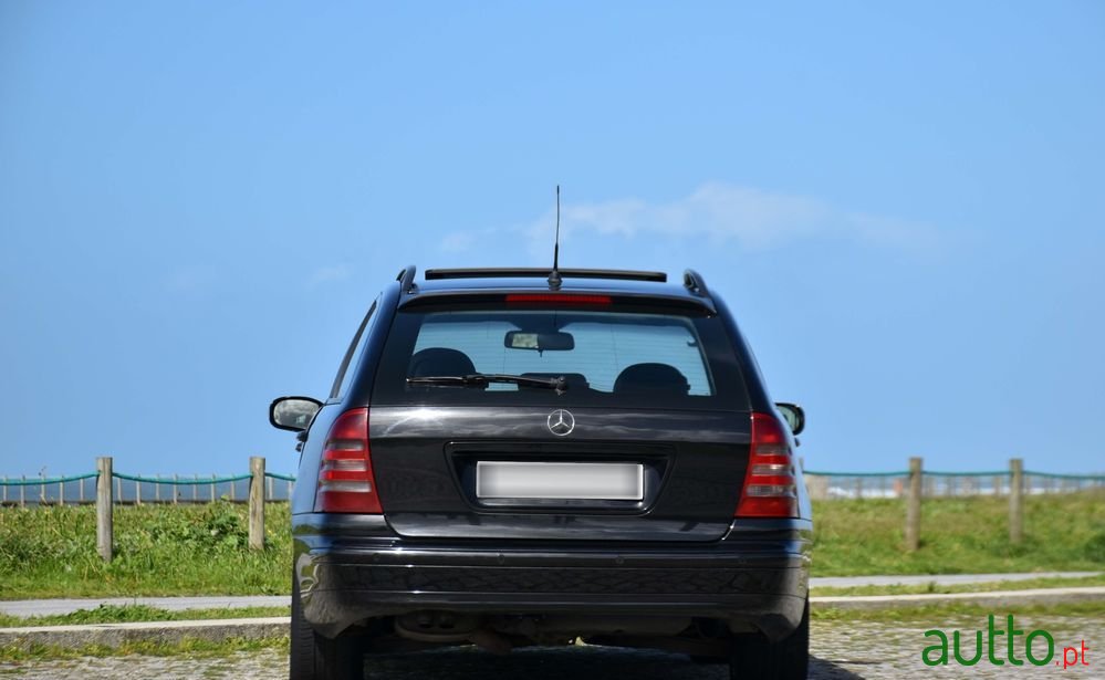 2002' Mercedes-Benz C 220 photo #5