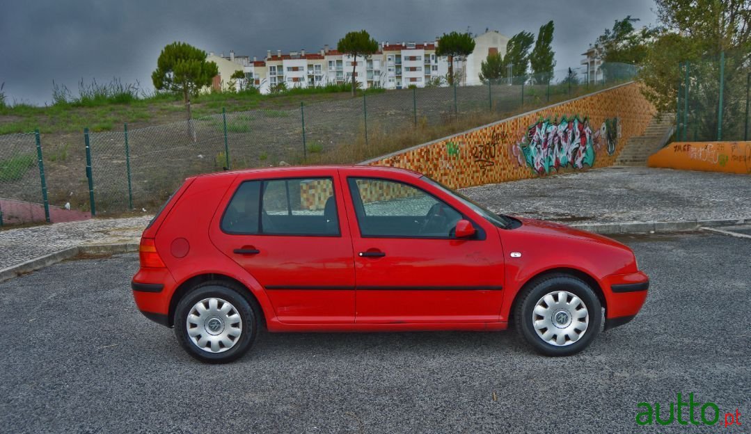 2000' Volkswagen Golf photo #3