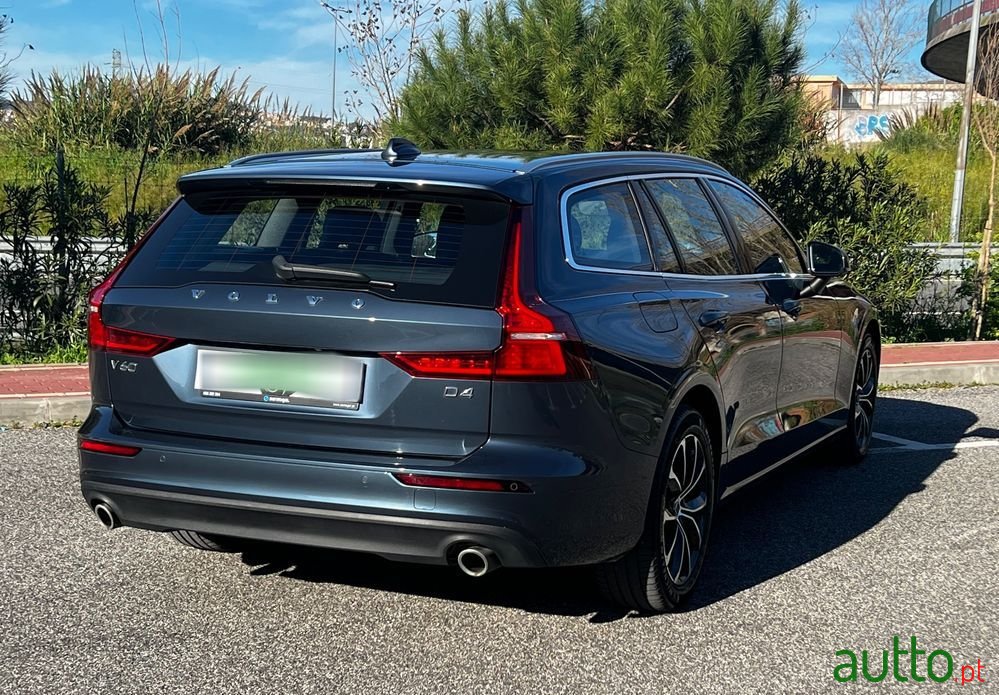 2020' Volvo V60 photo #6