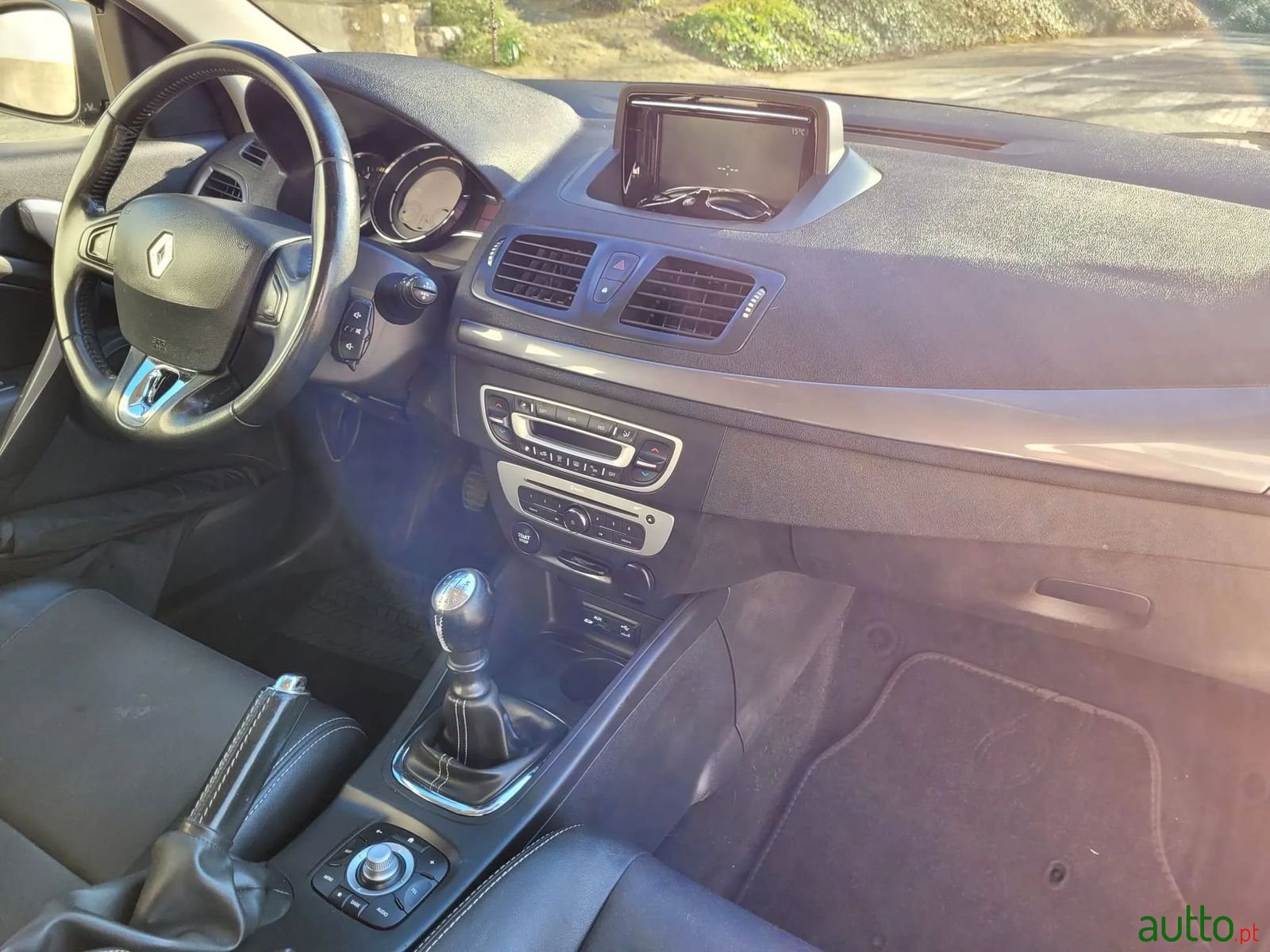 2015' Renault Megane Sport Tourer photo #6