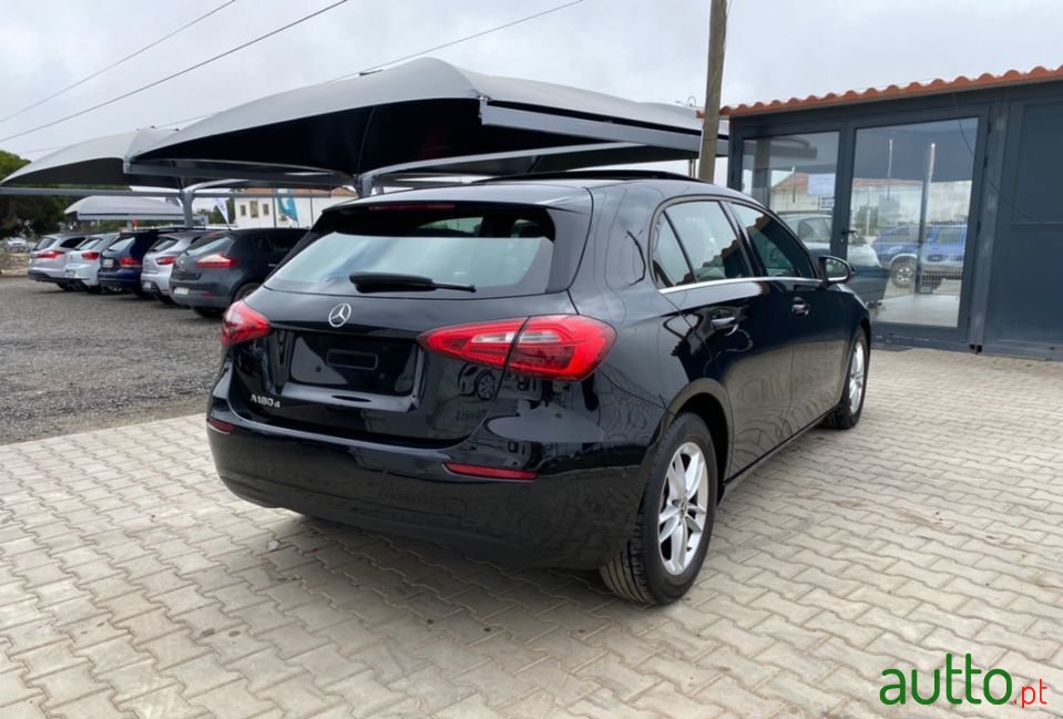 2019' Mercedes-Benz A-180 photo #3