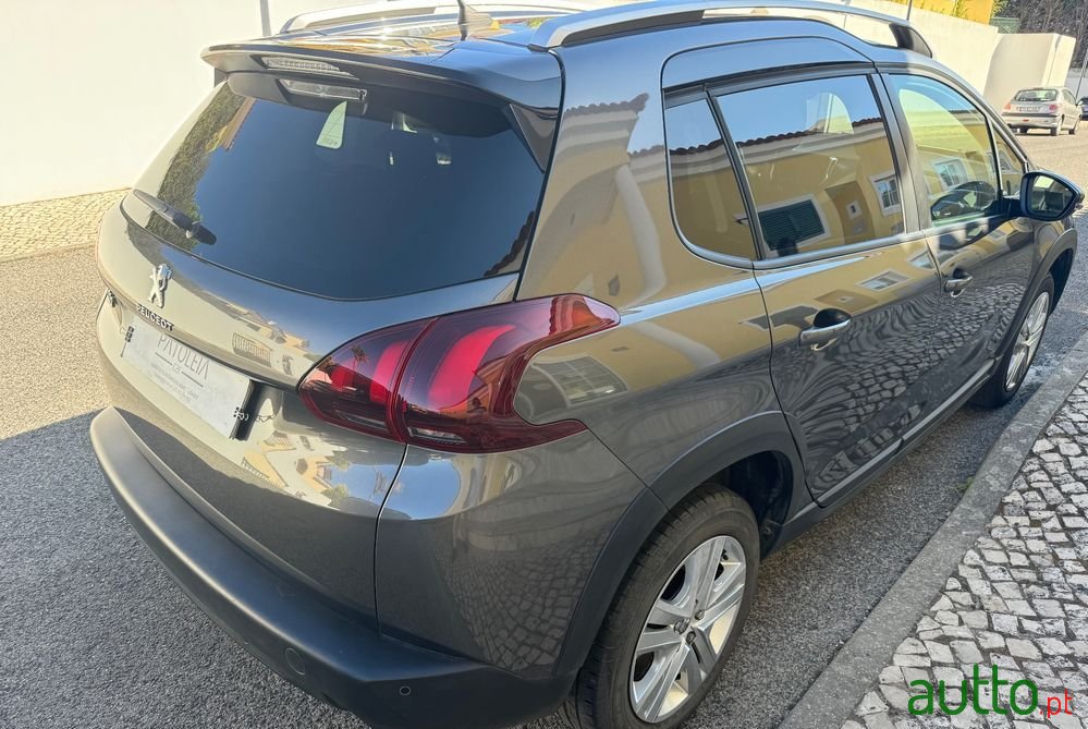 2019' Peugeot 2008 1.2 Puretech Signature photo #6