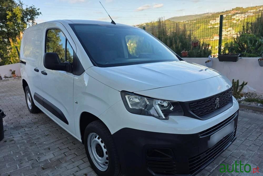 2019' Peugeot Partner photo #1