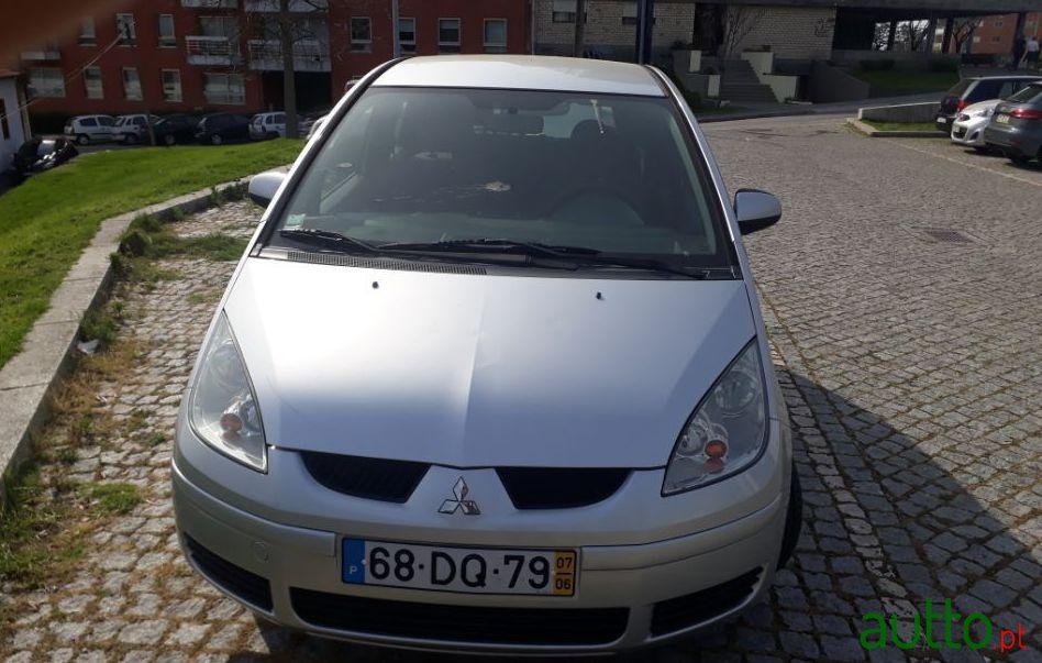 2007' Mitsubishi Colt photo #1