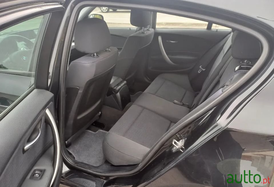 2009' BMW 118 photo #6