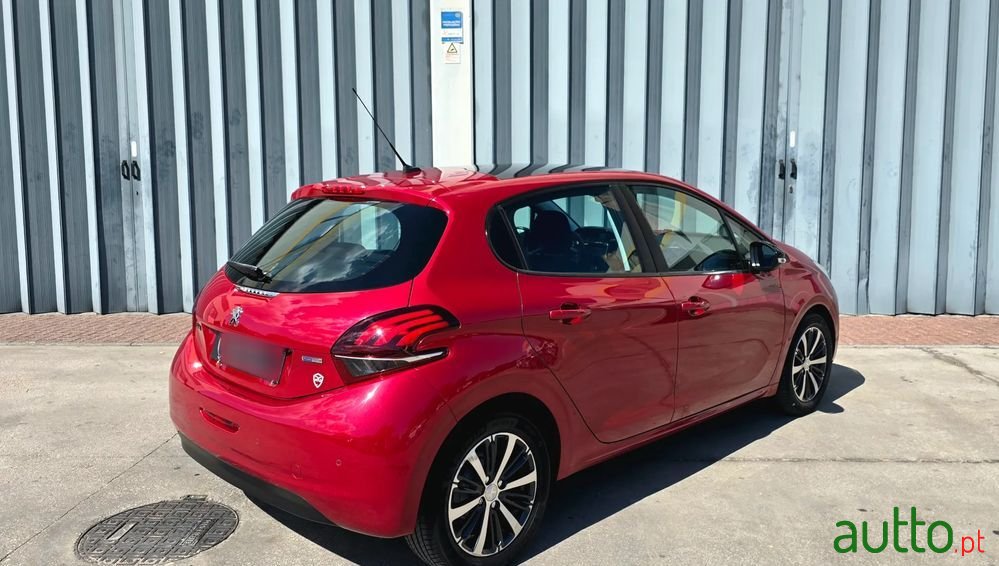 2017' Peugeot 208 1.2 Puretech Active photo #5