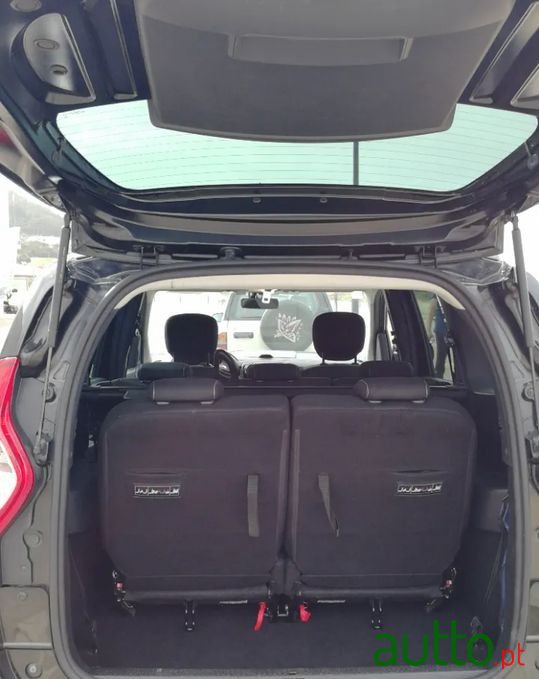 2018' Dacia Lodgy photo #5