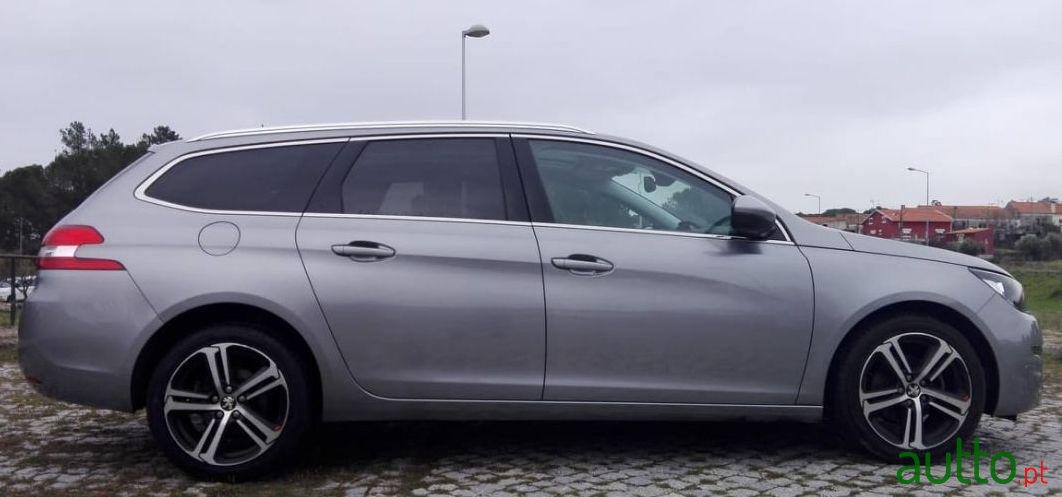 2015' Peugeot 308 Sw photo #2