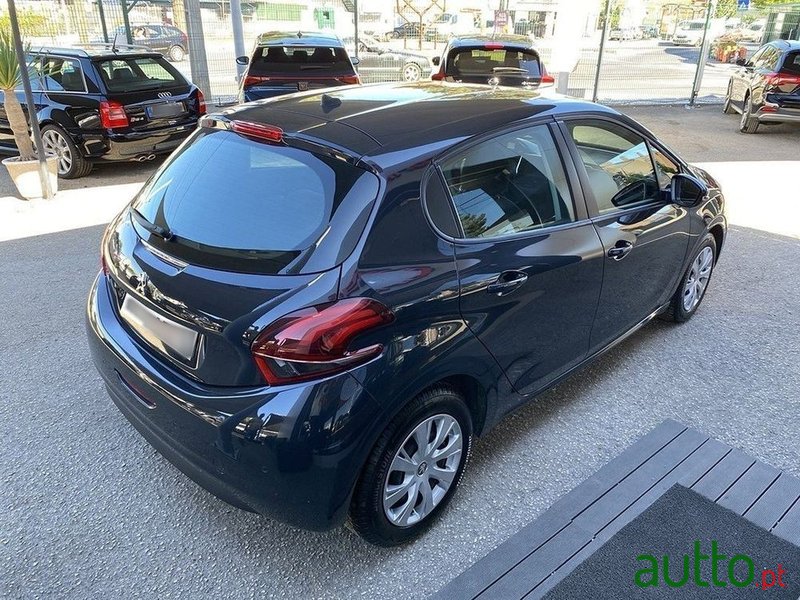 2019' Peugeot 208 photo #6