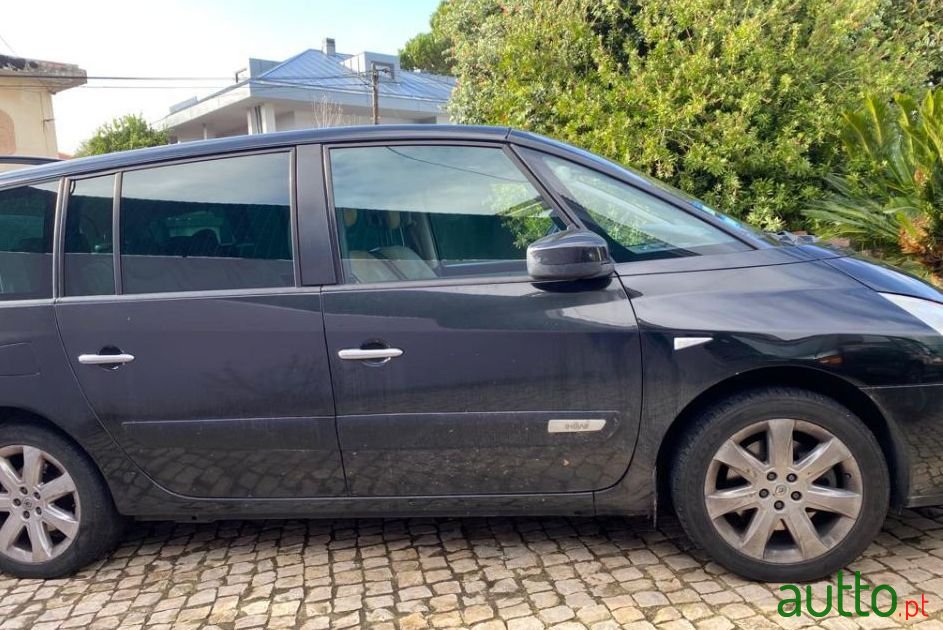 2010' Renault Grand Espace photo #1