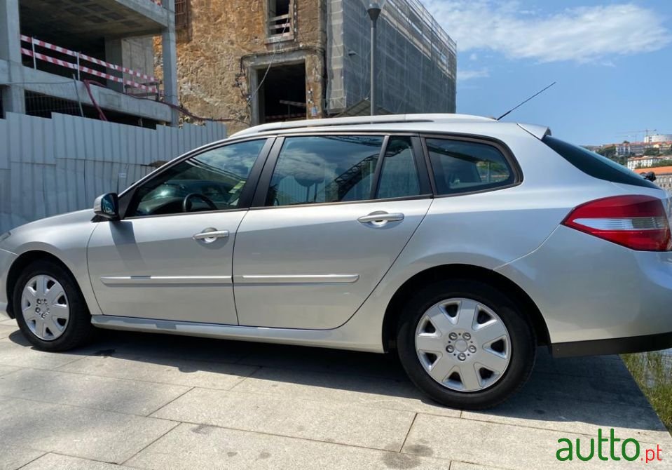 2008' Renault Laguna Break photo #3