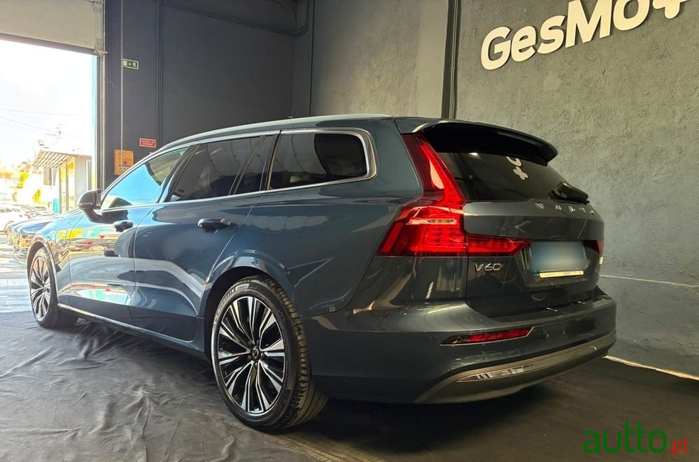 2023' Volvo V60 photo #6