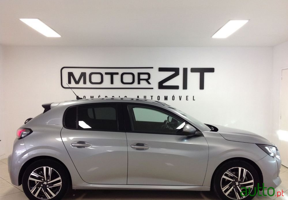 2021' Peugeot 208 photo #6