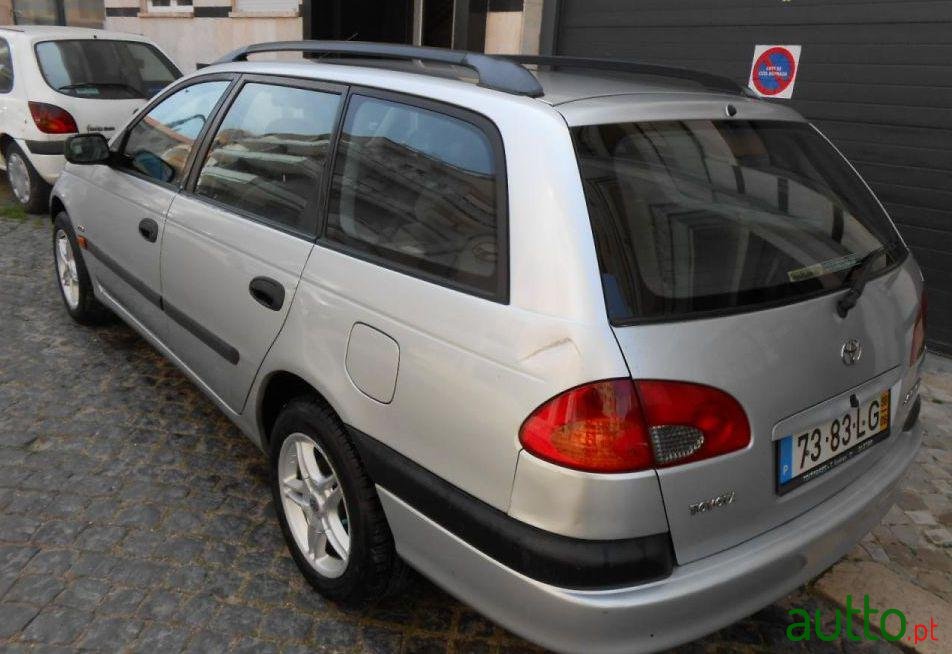 1998' Toyota Avensis Sw 2.0 Td Sol photo #1