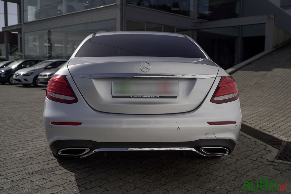 2017' Mercedes-Benz E-220 photo #1