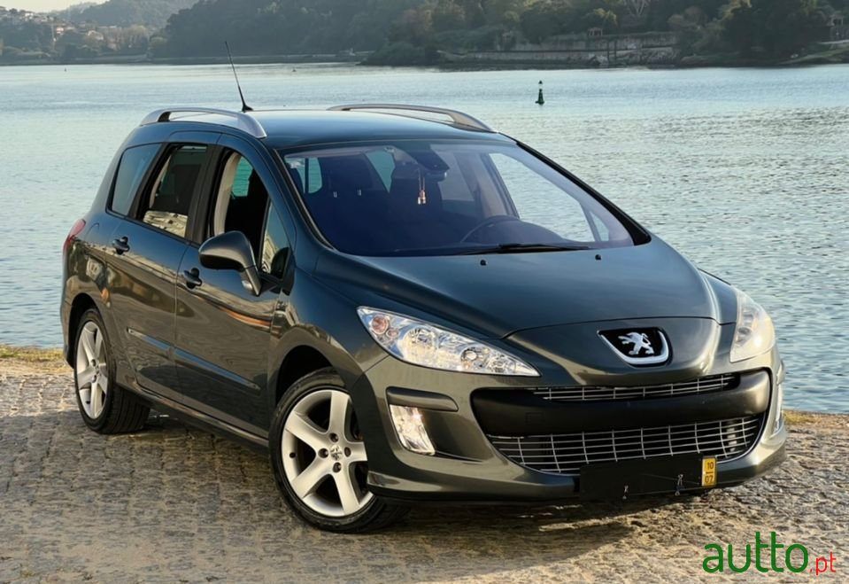 2010' Peugeot 308 Sw photo #2