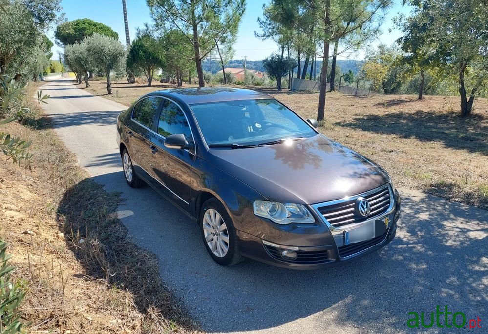 2007' Volkswagen Passat photo #1