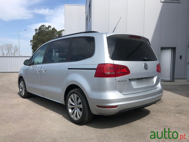 2013' Volkswagen Sharan photo #4