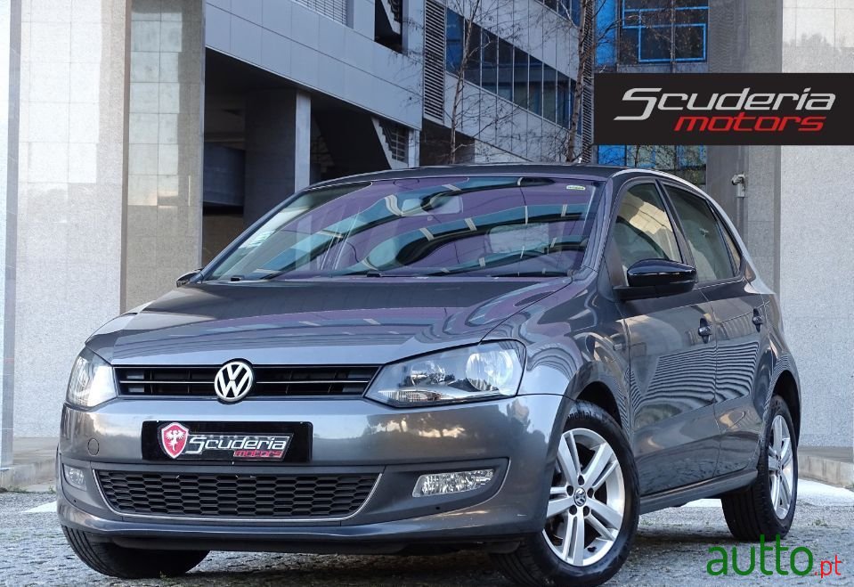2013' Volkswagen Polo photo #1