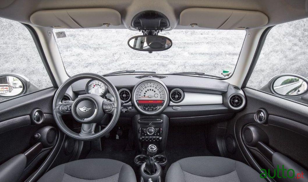 2013' MINI One D photo #3