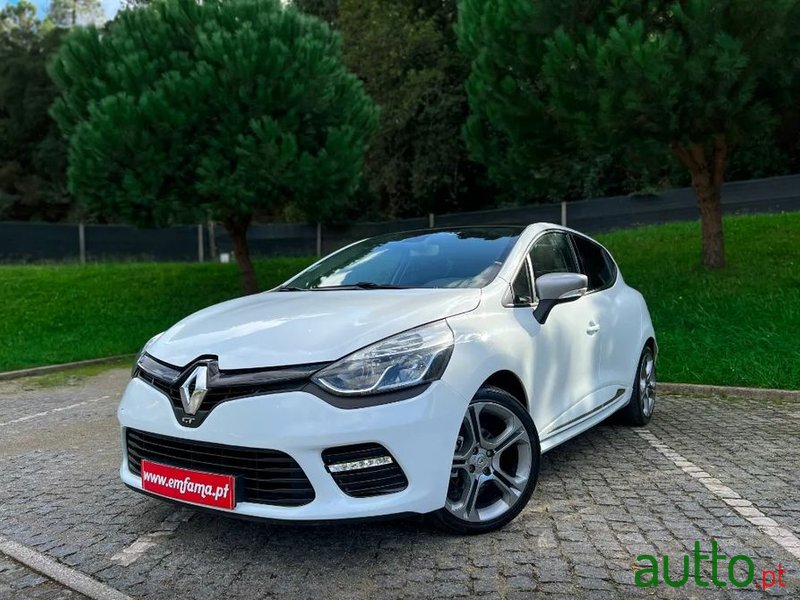 2014' Renault Clio photo #1