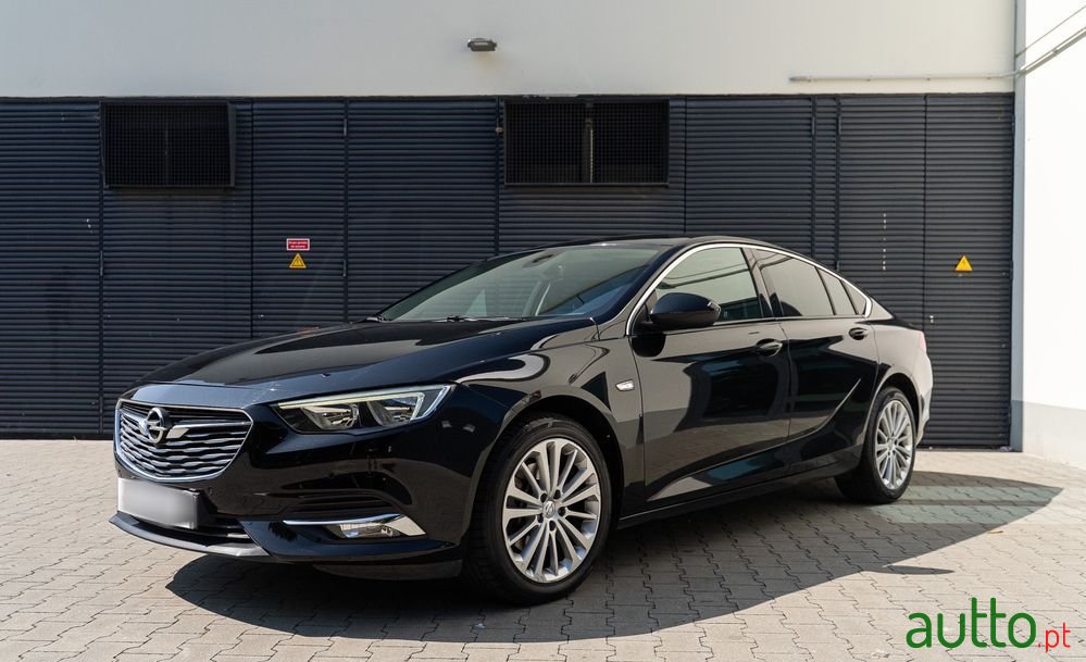 2018' Opel Insignia Grand Sport photo #1