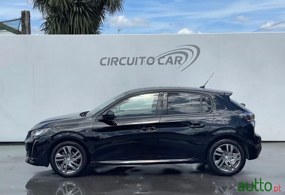 2022' Peugeot 208 photo #2