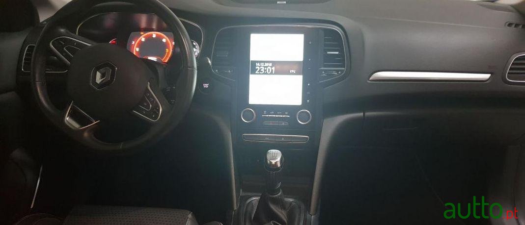 2016' Renault Megane Sport Tourer photo #1