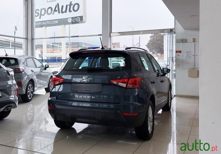 2020' SEAT Arona 1.0 Tsi Style photo #3