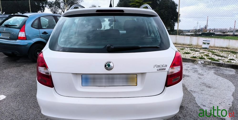 2009' Skoda Fabia Break photo #6