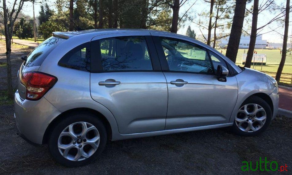 2010' Citroen C3 1.4 Hdi Seduction photo #2