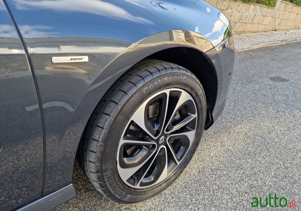 2014' Renault Laguna photo #4