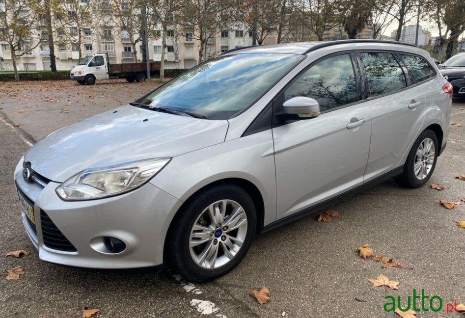 2012' Ford Focus Sw photo #2