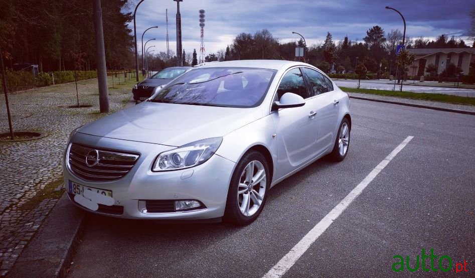2010' Opel Insignia photo #1