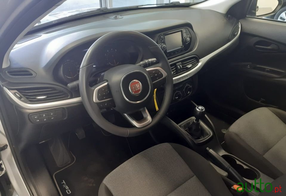 2019' Fiat Tipo Station Wagon photo #5