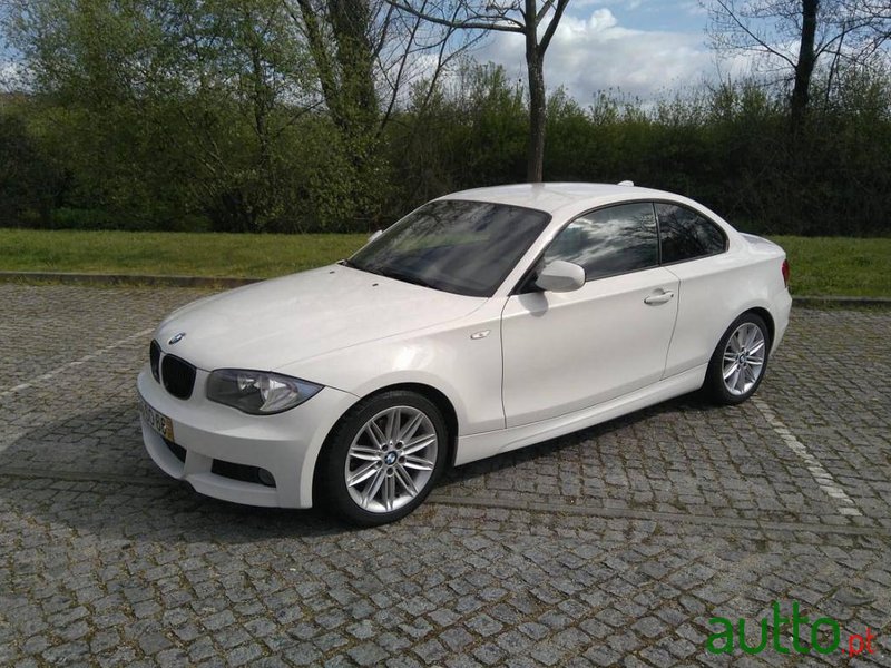 2010' BMW 120 d Pack M Coupé photo #1