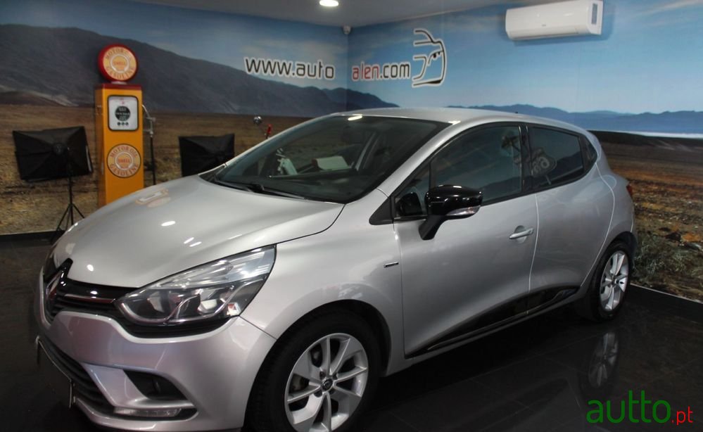 2017' Renault Clio photo #1
