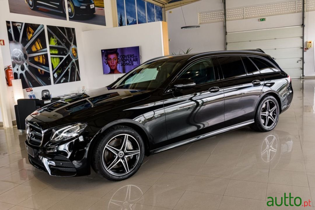 2019' Mercedes-Benz E-300 photo #2