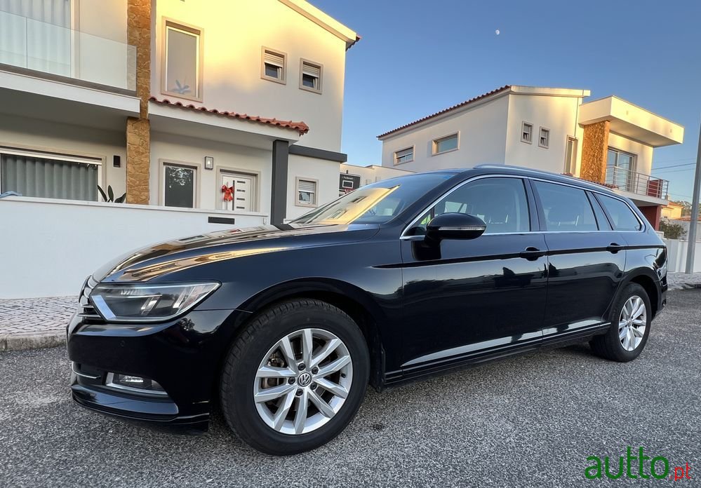 2015' Volkswagen Passat Variant photo #2