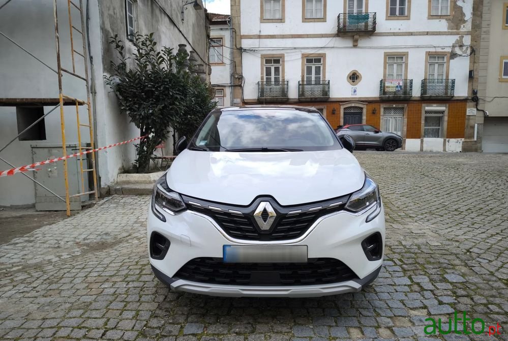 2022' Renault Captur 1.0 Tce Exclusive photo #3