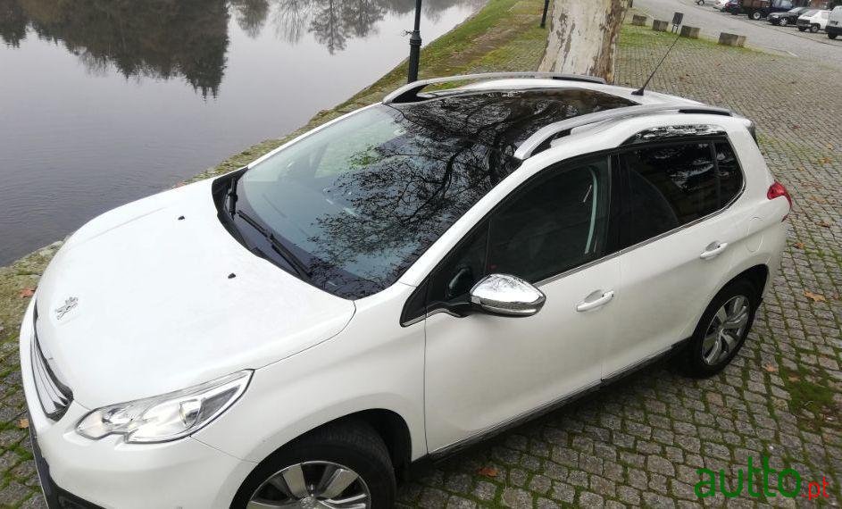 2016' Peugeot 2008 photo #2