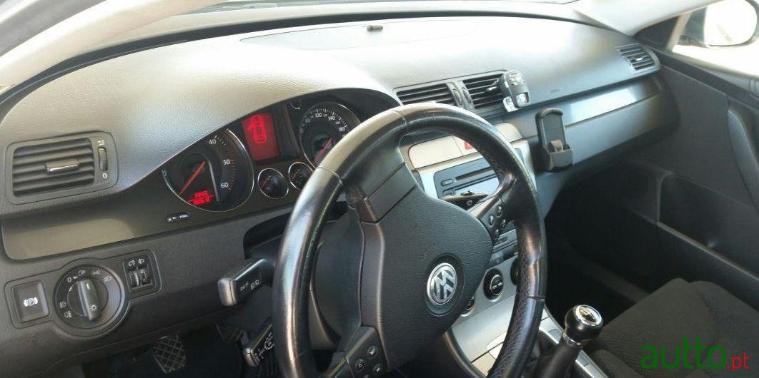 2006' Volkswagen Passat Sedan photo #1