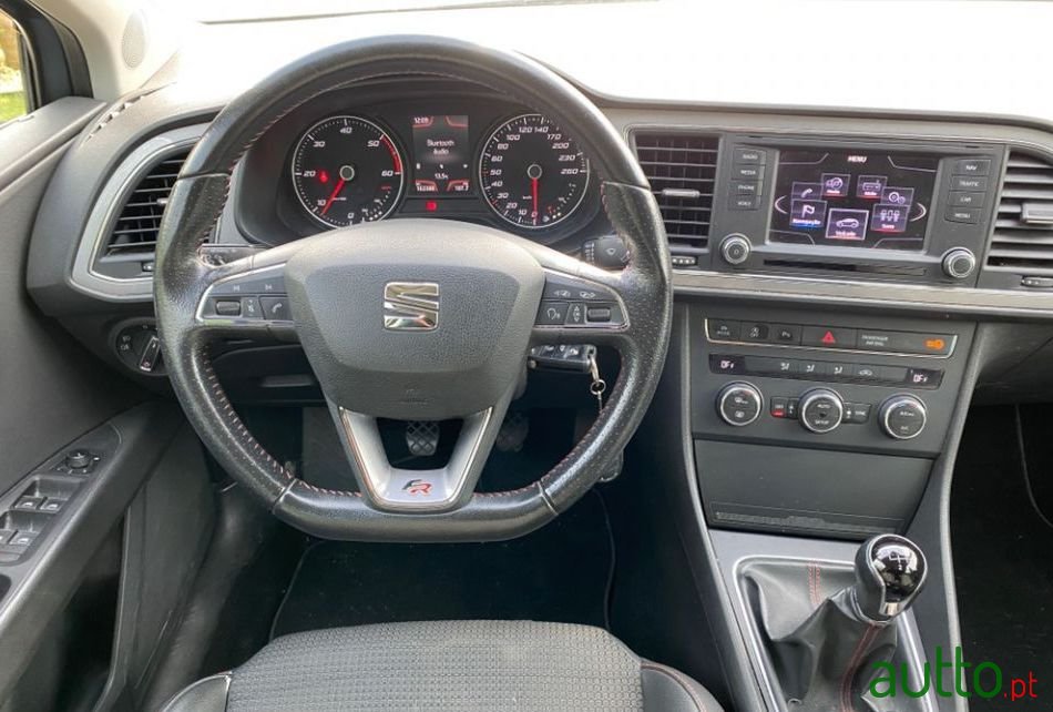 2013' SEAT Leon photo #2