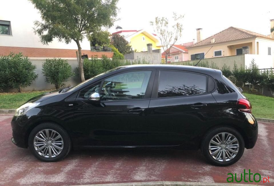 2016' Peugeot 208 photo #3