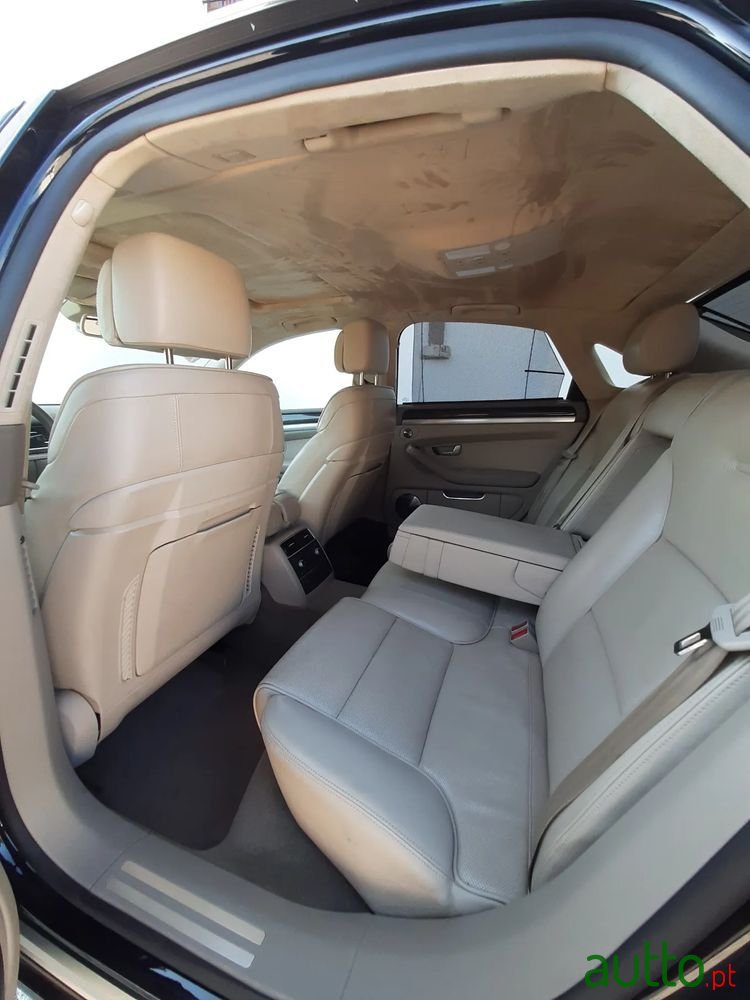 2007' Audi S8 Quattro photo #6