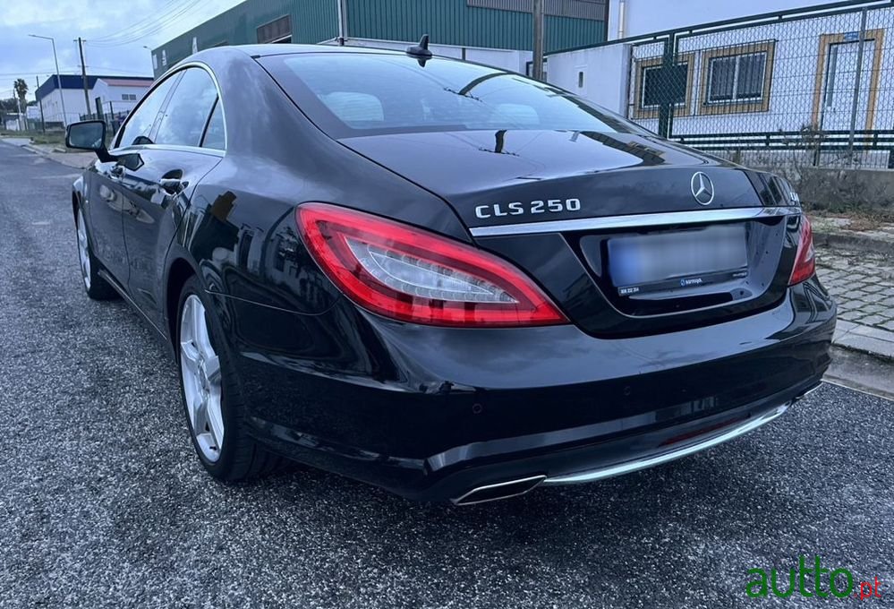 2011' Mercedes-Benz CLS 250 photo #2
